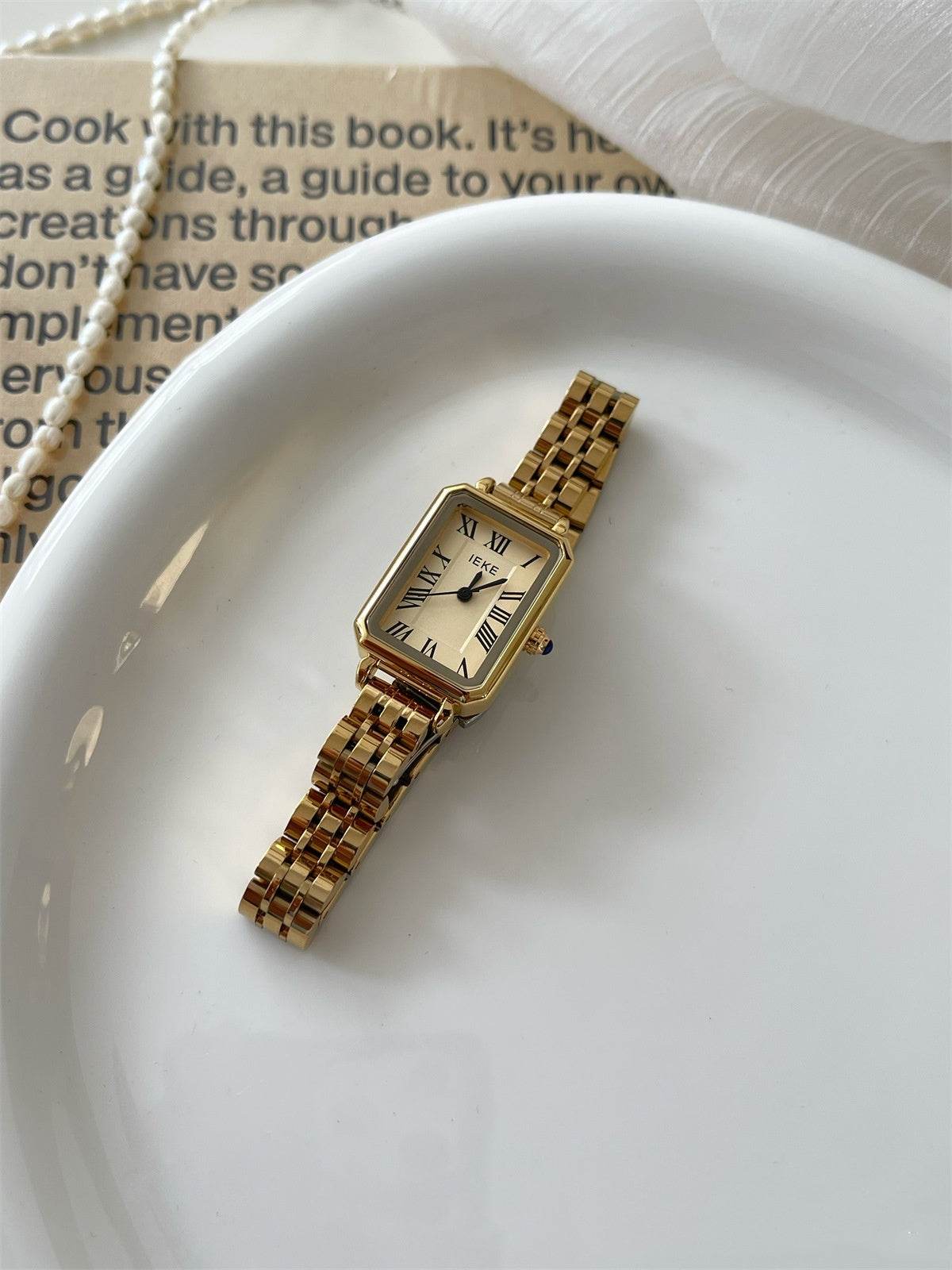 Elegant Women's Quartz Watch - Small Dial, Stylish Steel Belt Design - Buy Center